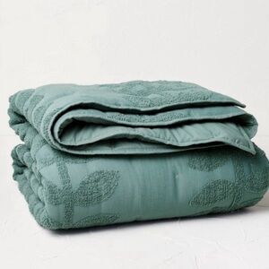 Opal House King Sized Comforter Quilt & 2 Shams